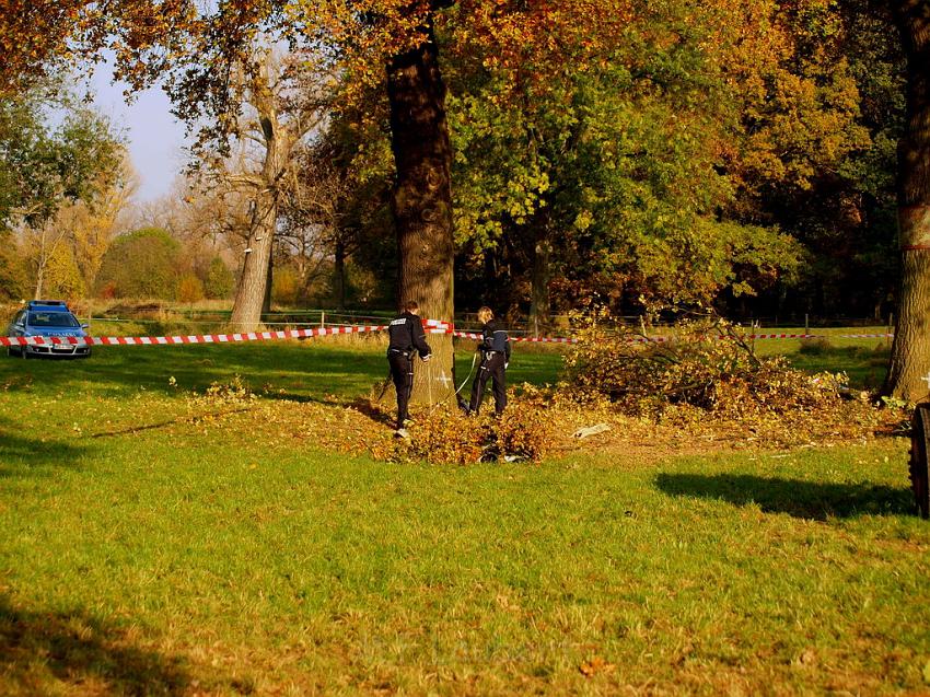 Kleinflugzeug abgestuerzt Sankt Augustin Meindorf P040.JPG